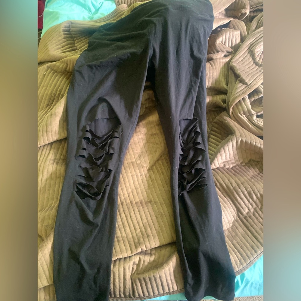 Buttery soft ripped leggings